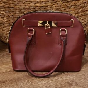 Medium structured bag
